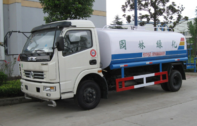 東風(fēng)多利卡灑水車(chē)